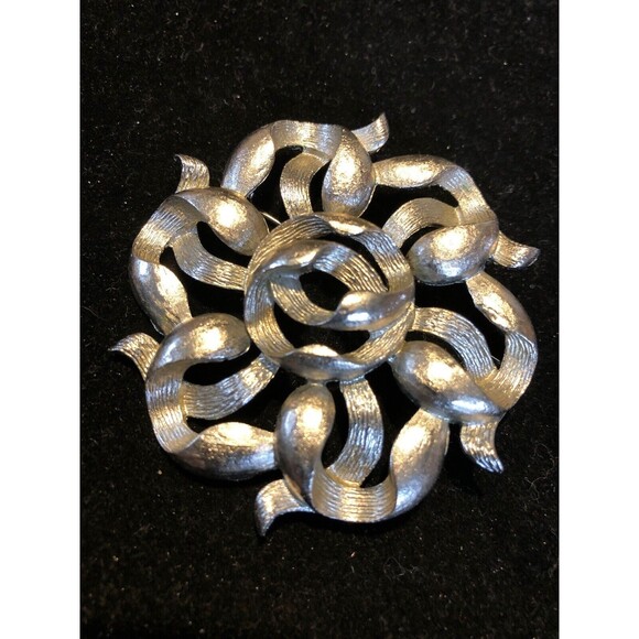 Vintage Silver Tone Large Abstract Round Ribbon Brooch Mid Century - Picture 1 of 4